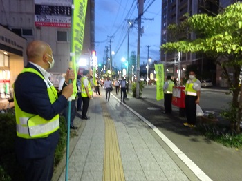 北仙台駅前の街頭啓発の様子