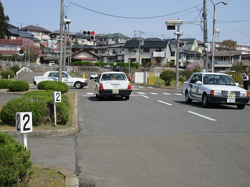 運転練習中の車両の様子