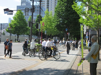 北税務署前の街頭啓発の様子