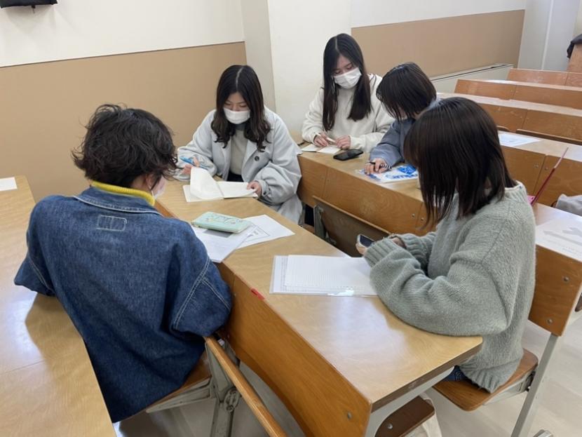 商品を使ったイベントも構想する学生たち