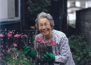 特別賞（笑顔の花も咲くで賞）　「元気に庭仕事！」