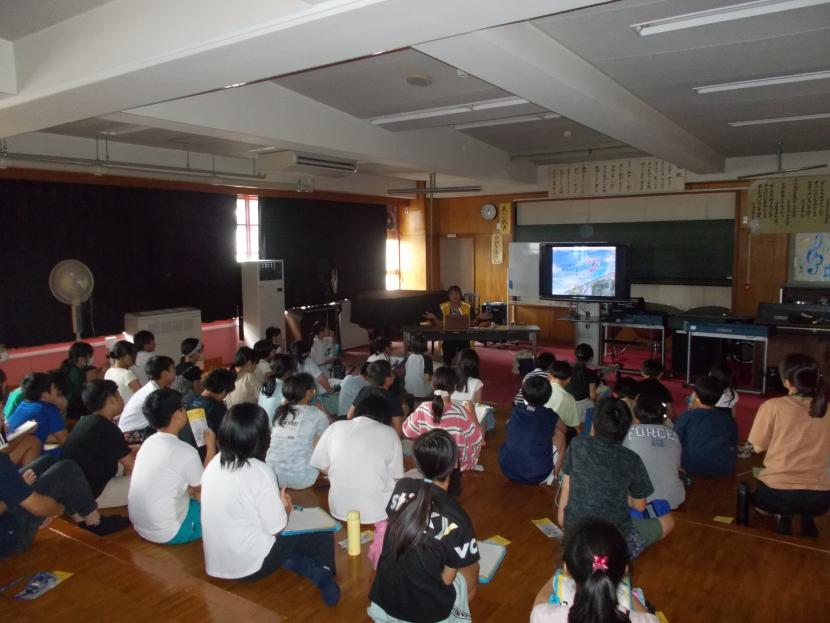 震災の記憶虹の丘小学校での開催の様子