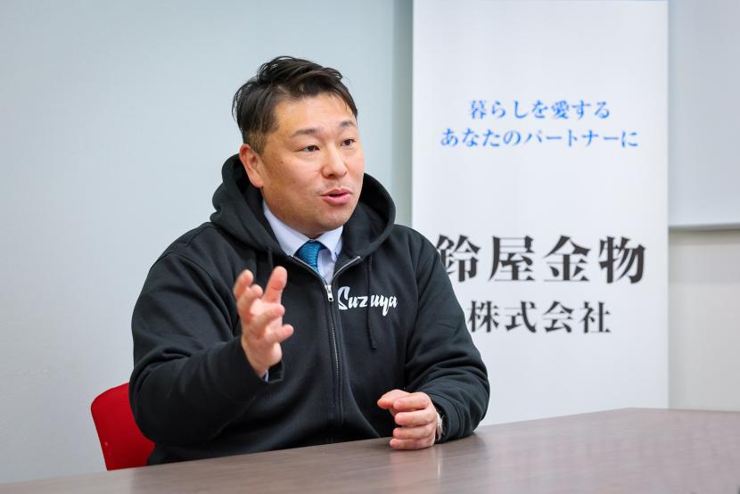 鈴木さんが話す様子