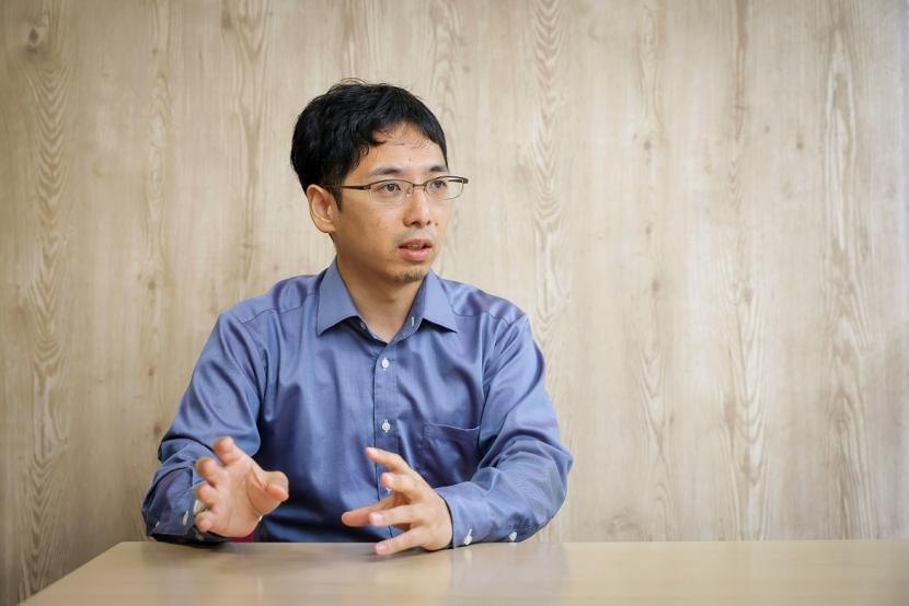 熊谷さんがインタビューに答える様子