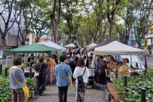 定禅寺通におけるコーヒーフェスの様子