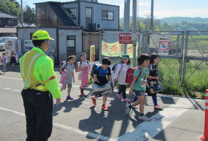 登校時間の安全指導