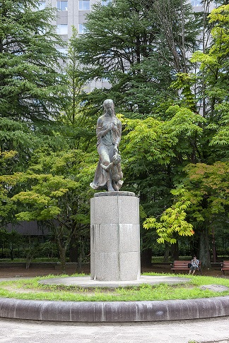 彫刻「平和祈念像」