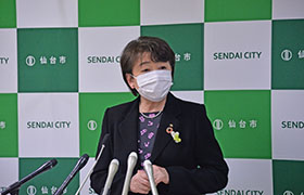 市長が会見する様子1