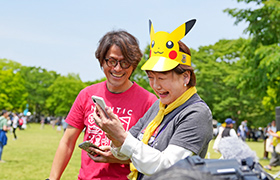 ポケモンGOを操作する市長