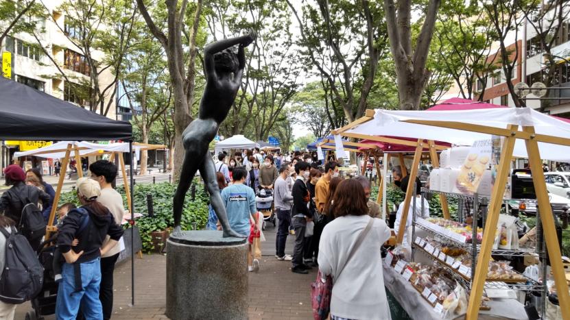 定禅寺通におけるせんだいコーヒーフェスの様子