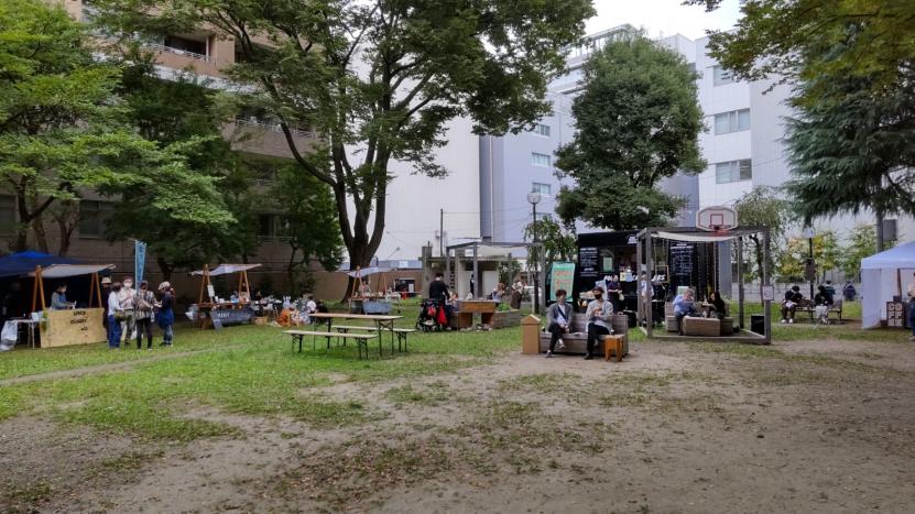 肴町公園におけるせんだいコーヒーフェスの様子