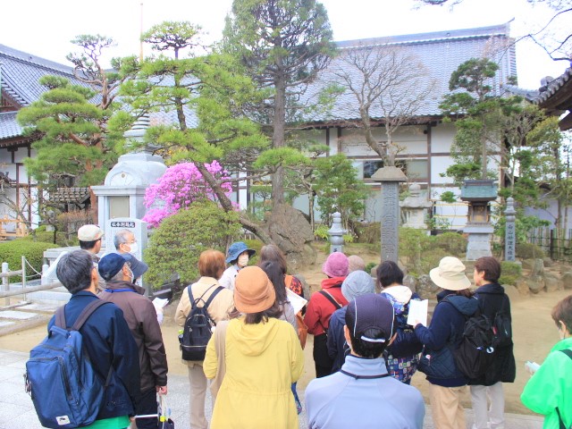 東秀院